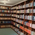 Inicijativa „Knjigom do osmeha“ donirala knjige biblioteci Okružnog zatvora u Novom Sadu