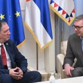 Vučić sa ambasadorom Vilanom: Sve države da ulože napore za postizanje održivog mira