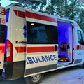Udaren pešak na trotoaru u Čačku: Automobil ga odbacio nekoliko metara, na terenu Hitna i policija