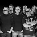 Kultni bend DECA loših muzičara se vraća na scenu povodom premijere novog albuma Ustani Slaj Stoune, Srbija te zove