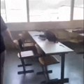 (Video) Pucnji odjekuju školom, uplašeni đaci se kriju! Objavljeni uznemirujući snimci masakra u Gracu: Učenici sa prozora…