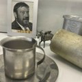 Pogledajte izložene predmete Pavla Vuisića i zavirite u njegov život: Flaše pića, rekvizite za predstave, čuture…