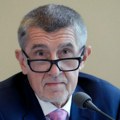 Starac udario Babiša štakom u glavu: Bivši češki premijer napadnut na mitingu