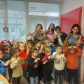 Najstarija grupa vrtića „Palčić“ posetila „Pčelicu“