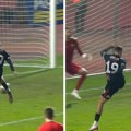 Bizaran promašaj sa penala u Superligi: Skočio i probao da zakuca loptu u mrežu, pa promašio sve