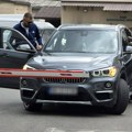 Sloba Vasić izašao iz bolnice "Laza Lazarević" Pevač sa tamnim naočarima na licu, žena se ne odvaja od njega: "Šest dana je…