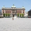Crveni alarm u celoj zemlji! Gradovi sablasno pusti, topi se beton: Evo gde je već sada skoro 40 stepeni!