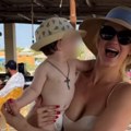 (Foto) Anja Mit pokazala kako realno izgleda odmor sa bebom od 10 meseci: "A rekla sam sebi da to nikako neću raditi"