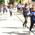 Манифестација „Трке улицама града“ оплеменила Дан ослобођења Бечеја од фашизма: Преко 500 школараца трчало