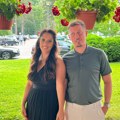 (Foto) Cela kuća miriše na slatko od šipka: Pevač se oženio bivšom voditeljkom, pokrenuli privatni biznis, a sad pokazali kako…