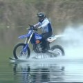 Motociklista postavio svetski rekord prelazeći reku u dužini od 40 kilometara