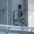 Deca se penju na most u Beogradu, ulaze u konstrukciju?! Novi užasavajući snimak iz prestonice zapalio mreže (video)