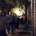 Redovi ispred crkve Ružica od ranog jutra: Vernici iz cele Srbije došli da se pomole nad moštima Svete Petke