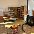 Humanista Oliver Kačarević i EPA Austrija uručili peć na čvrsto gorivo školi u Kormanu