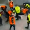 Brutalno! Snimak koji je šokirao planetu: Redari na Euru pretukli navijača, užasne scene ostavile sve bez teksta! (VIDEO)