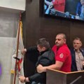 Rvačke replike za skupštinskom govornicom u Kraljevu