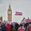 Masovni protesti desnice i antifašista u Londonu (VIDEO)