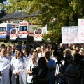 Здравствени радници протестовали због упада тзв. косовске полиције у КБЦ Косовска Митровица и Дом здравља