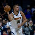 Magični Jokić slavio u srpskom derbiju u Vankuveru (VIDEO)