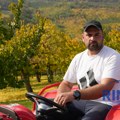 Cveta voće kad mu vreme nije, a mrazevi sve desetkuju: Aleksandar od 20 tona ubrao samo 20 kilograma kajsija - klimatske…