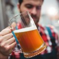 Neurolog upozorava da od ove godine života ne bi smeli više da pijete pivo: „Postoji razlog zašto je opasno“
