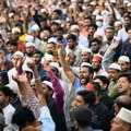 (Foto) Desetine hiljada ljudi na sahrani ubijenog lidera mladih: Njegova smrt izazvala je velike nemire u Bangladešu