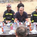 Vučić stigao u Deliblatsku peščaru: Razmere uništenja šume su velike,