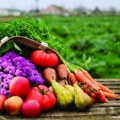 Voće i povrće do tri puta skuplje u Srpskoj: Uvozni proizvodi pune rafove i police marketa i tržnica