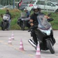10 минута: Тренинг безбедне вожње за мотоциклисте и мопедисте