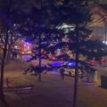 Požar u tržnom centru na Novom Beogradu: Stanari osetili miris paljevine, vatrogasne ekipe i policija na terenu (foto)