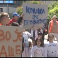 Грађани блокирали Булевар Зорана Ђинђића: Град хоће да нам отме куће и плацеве