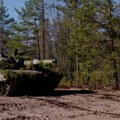 Ojačava se istočna granica NATO: Amerika šalje još 100 tenkova i skoro 200 oklopnih vozila u Poljsku