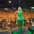 Jelena Karleuša napravila spektakl u Požarevcu: Rekordan broj ljudi na Gradskom trgu! (FOTO)