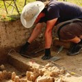 „Duga kuća” stara oko 6.000 godina i drugi artefakti neolitskih kultura pronađeni u Poljskoj (FOTO)