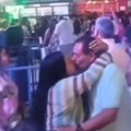 Nije svirao Coldplay, ali imamo još jednu viralnu preljubu: Predsednik opštine se opustio, pa se pred svima cmakao sa ženom za…