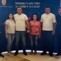 Oživeće još tri seoske kuće: U ministarstvu potpisani ugovori sa porodicama iz Plandišta