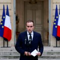Premijer u ostavci: Nije vreme za promenu predsednika Francuske