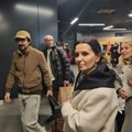 Ovako danas izgleda Elena Karić: Došla na aerodrom po majku Vericu Rakočević sa njenim 35 godina mlađim mužem: Veljko se krije…