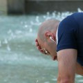Vrućina uspaničila Evropu: Crvena uzbuna u 17 većih gradova u Italiji, Pariz uvodi zabranu konzumiranja alkohola, toplotni…
