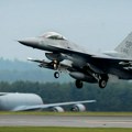 Američki F-16 srušio se u bazi Špangdalem: Pilot se katapultirao tokom prilaza za sletanje