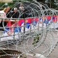 26.: Dan mirnih protesta Srba na Kosovu Vojnici Kfora i bodljikava žica i dalje u Zvečanu i severnoj Mitrovici