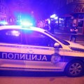 Muškarac preti da će da skoči sa zgrade! Drama u centru Beograda, na lice mesta izašli pregovarači