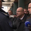 (BLOG) Opozicija satima blokirala sud i tužilaštvo u Novom Sadu, brojni incidenti s policijom, nastavak u sredu (FOTO/VIDEO)