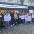 Studenti niškog PMF-a apeluju na sugrađane da izbegavaju prolazak kroz skup u subotu