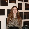 Marija Bergam kao kraljica Huana: "Španska luda" briše granice između stvarnog i virtualnog sveta u Bitef teatru