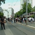Studenti i građani pokušali da blokiraju Ulicu Vojvode Stepe ispred VIŠER-a, policija ih sprečila, dvoje privedeno