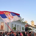 Čačani u šetnji i večeras, otišli i do kuće načelnika Policijske uprave