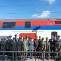 Ministar Gašić putovao brzim vozom "Soko" do Subotice zajedno sa kadetima Vojne akademije (foto)