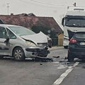 Teška saobraćajka kod Kraljeva! Auto se od siline udarca zarotirao, delovi rasuti svuda unaokolo
