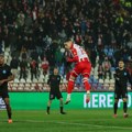 Crvena zvezda - FCSB: Crveno-beli vode sa igračem manje, gosti napadaju! Ivanić promašio zicer!